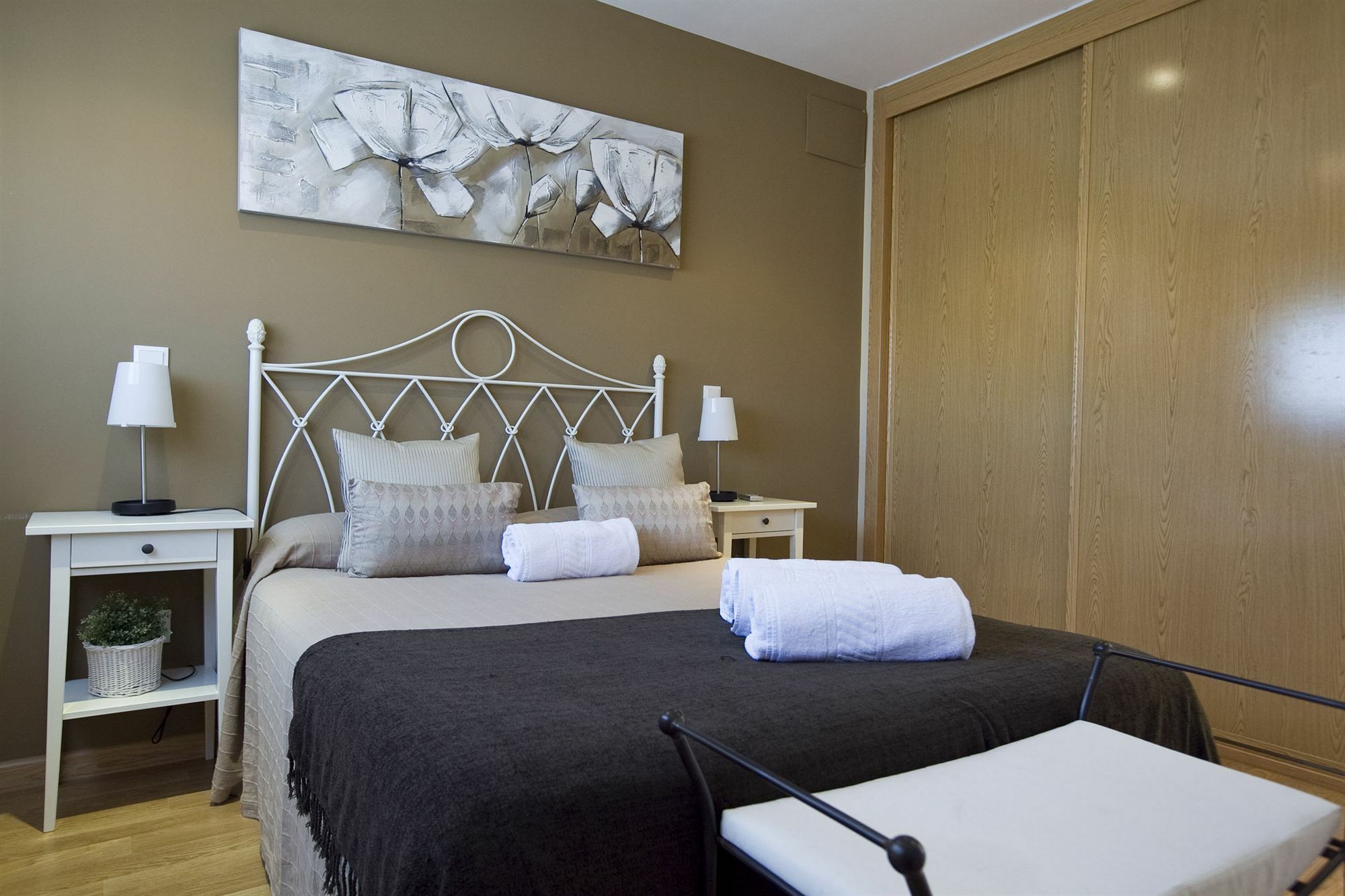 Apartamentos Apr Numancia مدريد المظهر الخارجي الصورة